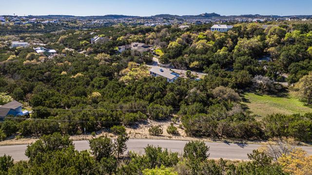 2711 Crosswind DR, Spicewood, TX 78669