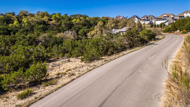 2711 Crosswind DR, Spicewood, TX 78669