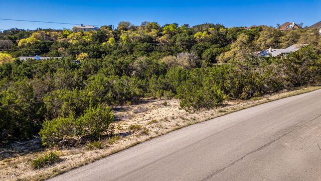 2711 Crosswind DR, Spicewood, TX 78669