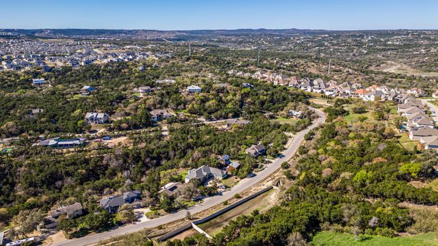 2711 Crosswind DR, Spicewood, TX 78669