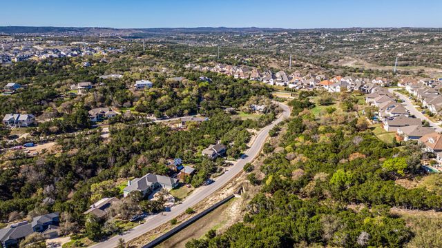 2711 Crosswind DR, Spicewood, TX 78669