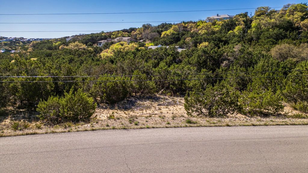 2711 Crosswind DR, Spicewood, TX 78669