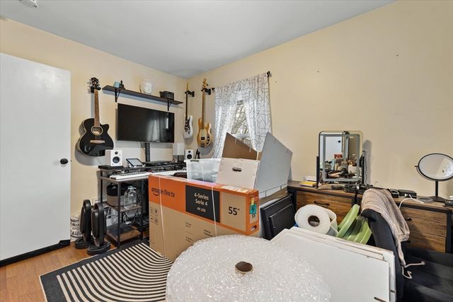 7 Holbrook Rd 2, Oxford, MA 01540