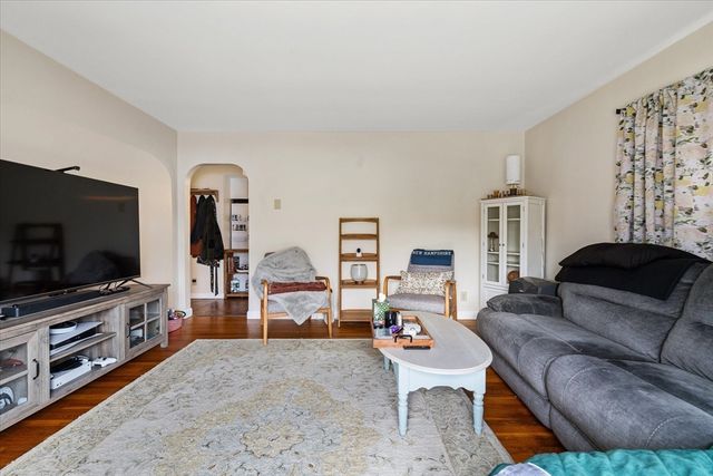 7 Holbrook Rd 2, Oxford, MA 01540