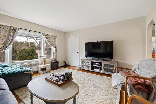 7 Holbrook Rd 2, Oxford, MA 01540