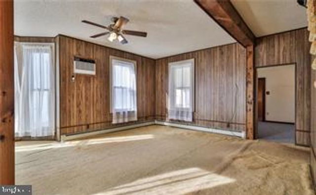 38 N MAIN ST, Richlandtown, PA 18955