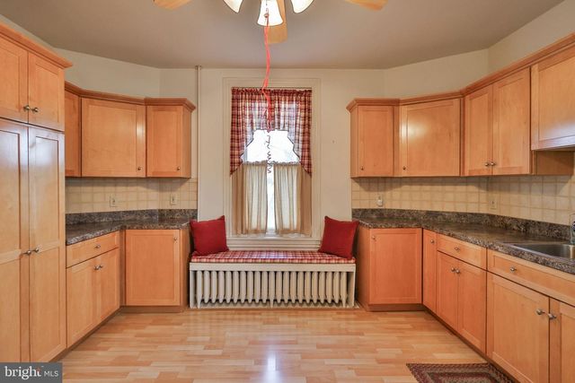 38 N MAIN ST, Richlandtown, PA 18955