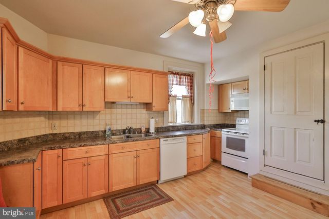 38 N MAIN ST, Richlandtown, PA 18955