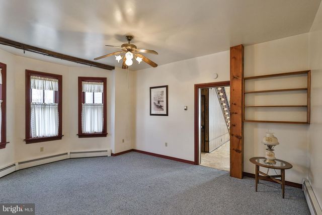 38 N MAIN ST, Richlandtown, PA 18955