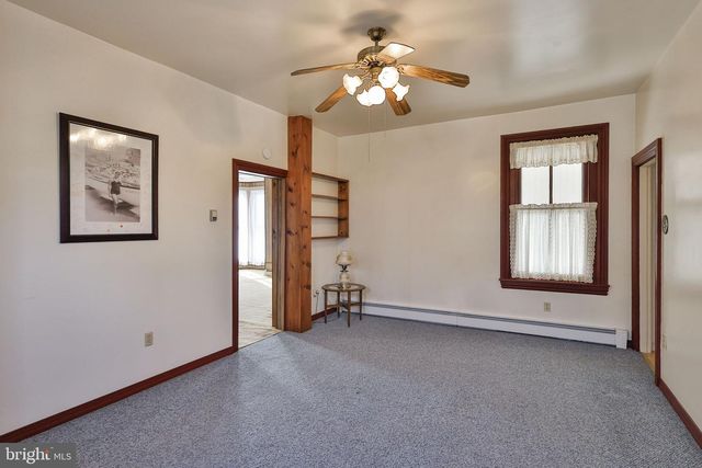 38 N MAIN ST, Richlandtown, PA 18955