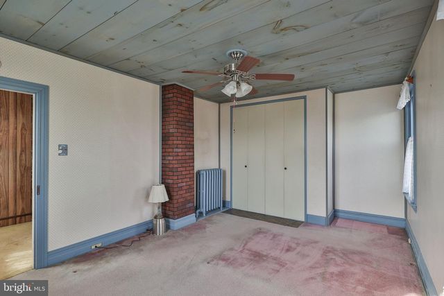 38 N MAIN ST, Richlandtown, PA 18955