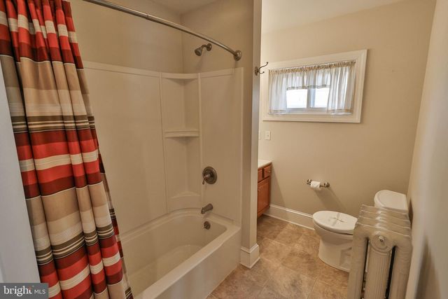 38 N MAIN ST, Richlandtown, PA 18955