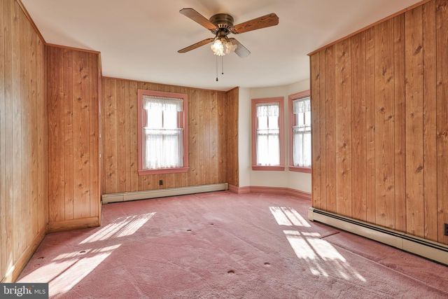 38 N MAIN ST, Richlandtown, PA 18955