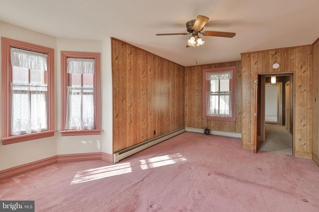 38 N MAIN ST, Richlandtown, PA 18955