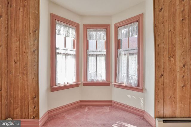 38 N MAIN ST, Richlandtown, PA 18955