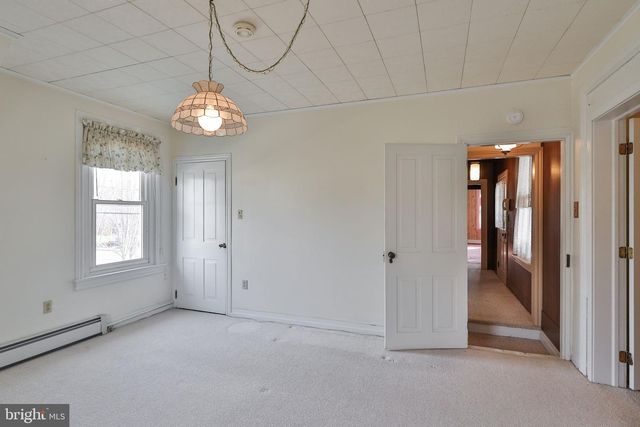 38 N MAIN ST, Richlandtown, PA 18955