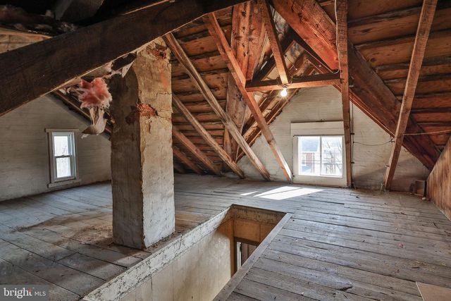 38 N MAIN ST, Richlandtown, PA 18955