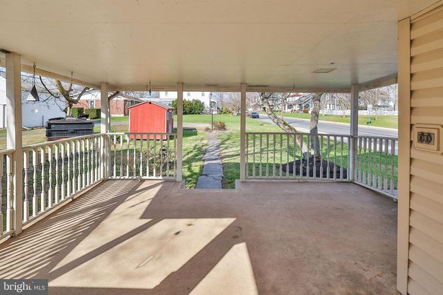 38 N MAIN ST, Richlandtown, PA 18955