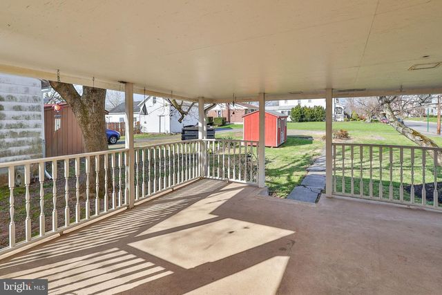 38 N MAIN ST, Richlandtown, PA 18955