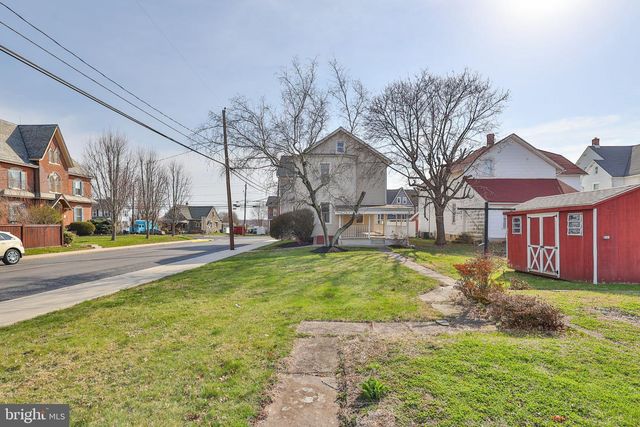 38 N MAIN ST, Richlandtown, PA 18955