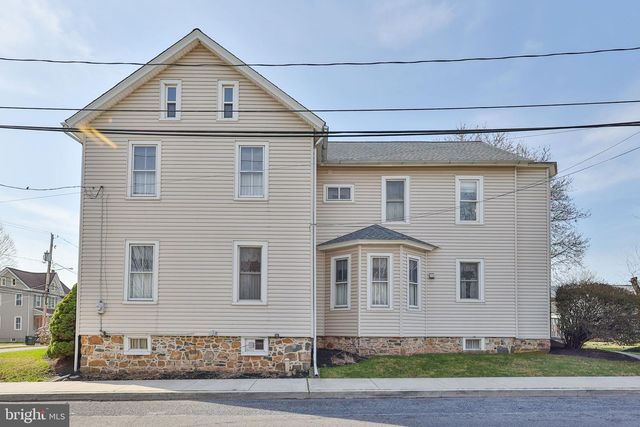 38 N MAIN ST, Richlandtown, PA 18955