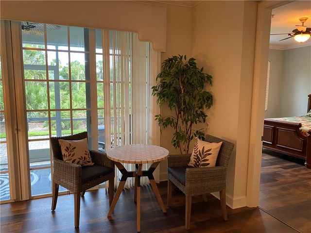 2320 Water Oak Court SW 113, Vero Beach, FL 32962