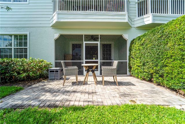 2320 Water Oak Court SW 113, Vero Beach, FL 32962