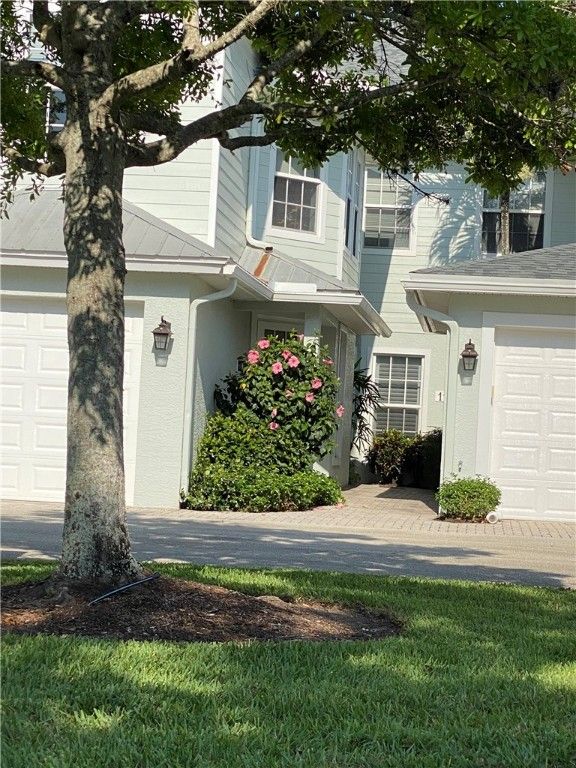 2320 Water Oak Court SW 113, Vero Beach, FL 32962