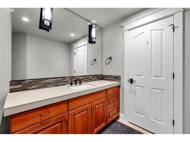 16109 Se EVERGREEN Hwy, Vancouver, WA 98683