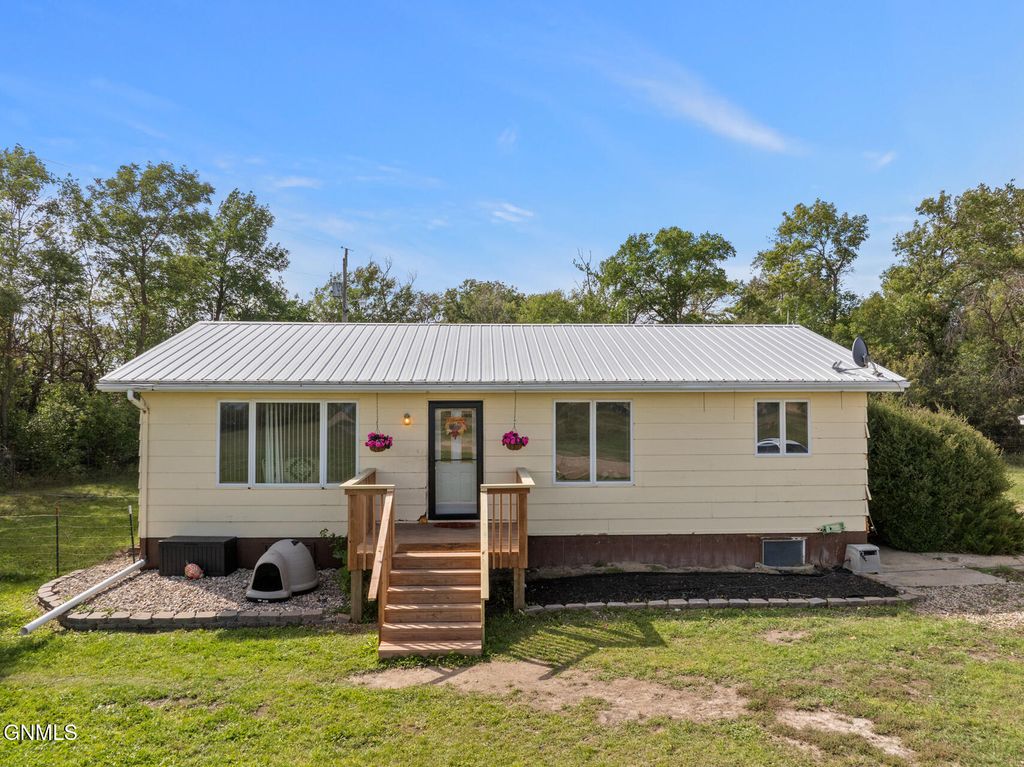 6147 101st Avenue NW, White Earth, ND 58794 photo 3