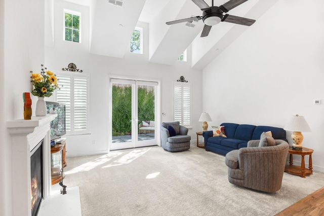 7595 Twin Bridges Ln, Citrus Heights, CA 95610