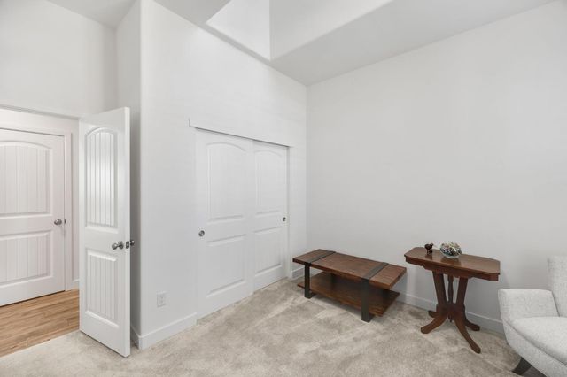 7595 Twin Bridges Ln, Citrus Heights, CA 95610