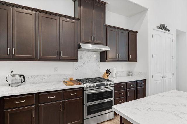 7595 Twin Bridges Ln, Citrus Heights, CA 95610