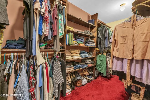 57 Roosevelt Avenue, Morganville, NJ 07751