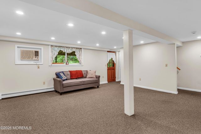 57 Roosevelt Avenue, Morganville, NJ 07751