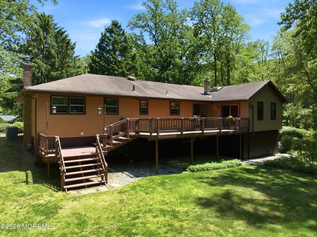 57 Roosevelt Avenue, Morganville, NJ 07751
