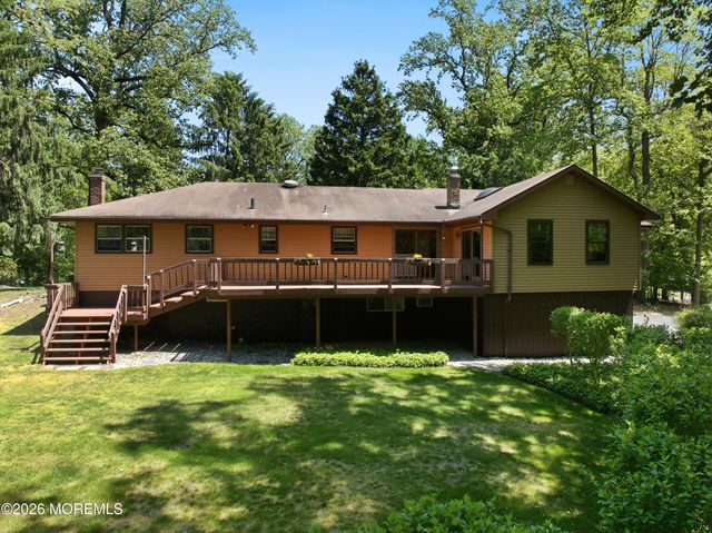 57 Roosevelt Avenue, Morganville, NJ 07751