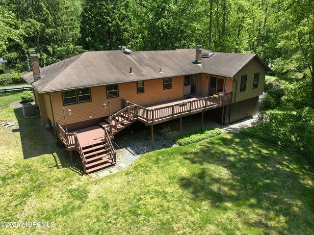 57 Roosevelt Avenue, Morganville, NJ 07751