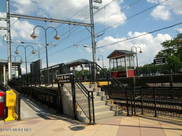 57 Roosevelt Avenue, Morganville, NJ 07751