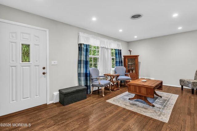 57 Roosevelt Avenue, Morganville, NJ 07751