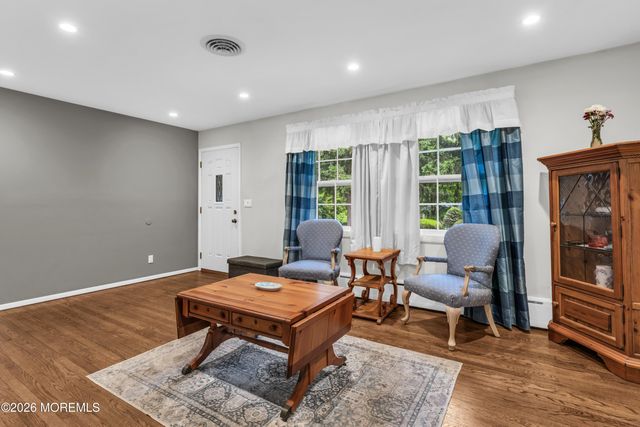 57 Roosevelt Avenue, Morganville, NJ 07751