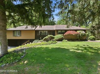 57 Roosevelt Avenue, Morganville, NJ 07751