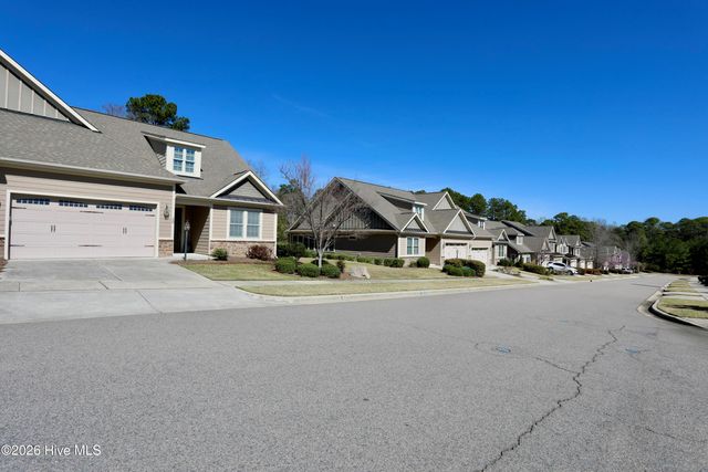 20 Shadow Creek Court, Pinehurst, NC 28374