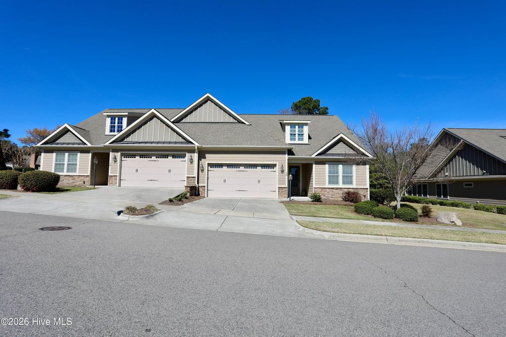 20 Shadow Creek Court, Pinehurst, NC 28374