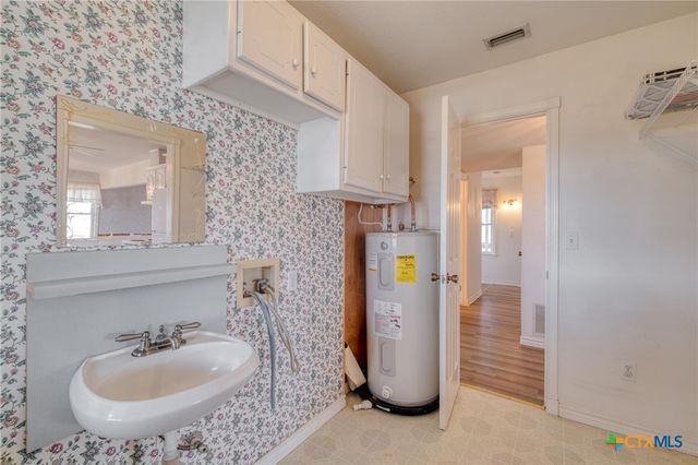 829 State Highway 21, Cedar Creek, TX 78612