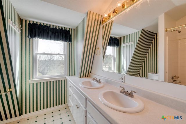 829 State Highway 21, Cedar Creek, TX 78612