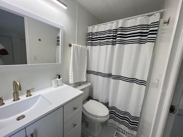4310 Viola Drive 812, Greenacres, FL 33463