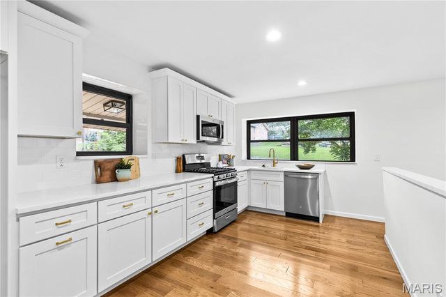 525 Beaucaire Drive, St Louis, MO 63122