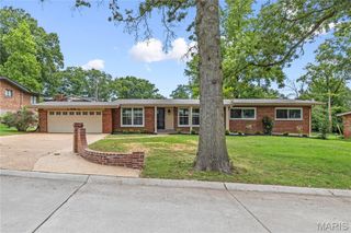525 Beaucaire Drive, St Louis, MO 63122