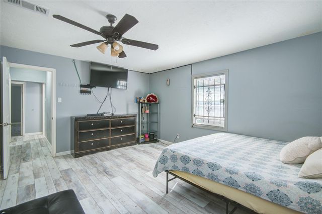 905 Bank Drive, Galena Park, TX 77547
